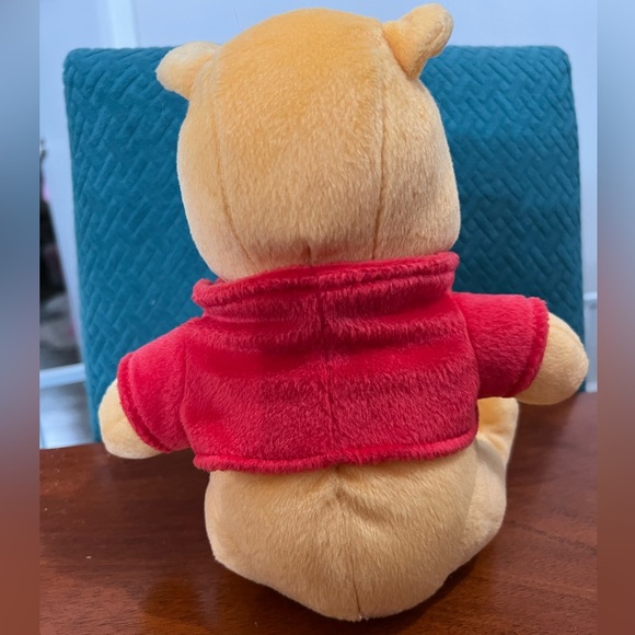 Vintage Winnie the Pooh plush - Picture 2 of 6